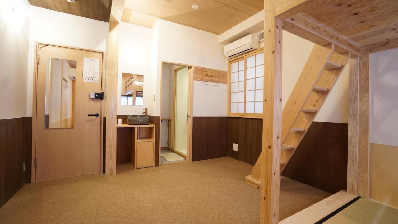 Poly Hostel 2 Namba Osaka Exterior photo